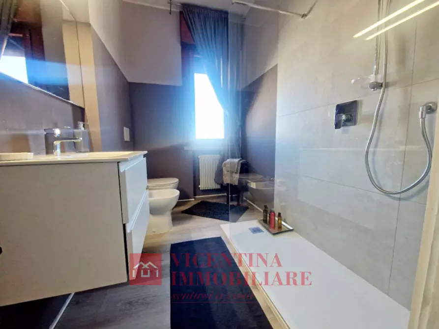Immagine 15 di Appartamento in vendita  in Viale San Lazzaro 69 a Vicenza
