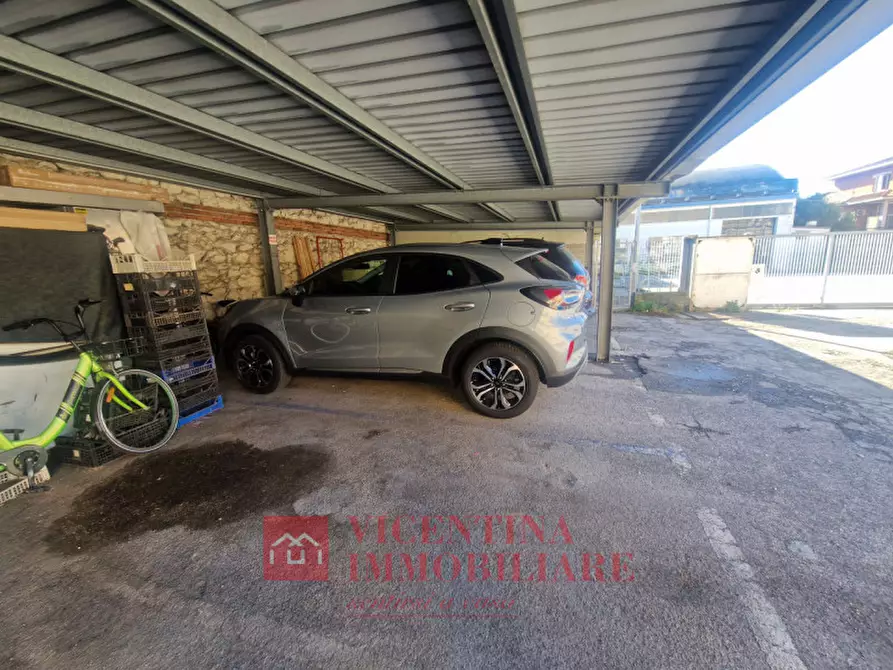 Immagine 19 di Appartamento in vendita  in Viale San Lazzaro 69 a Vicenza