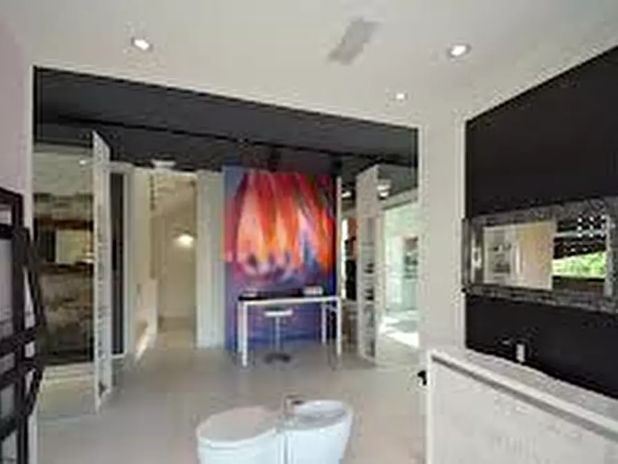 Immagine 2 di Negozio in vendita  in Vicolo Raffaello Sanzio a Albignasego