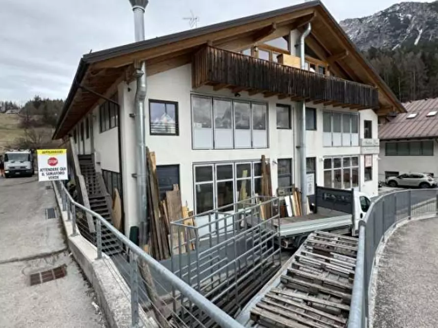 Immagine 1 di Laboratorio in vendita  in Via Pian da Lago, 37 a Cortina D'ampezzo