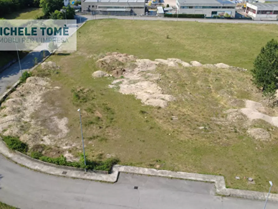 Immagine 1 di Terreno in vendita  in località bran a Caprino Veronese