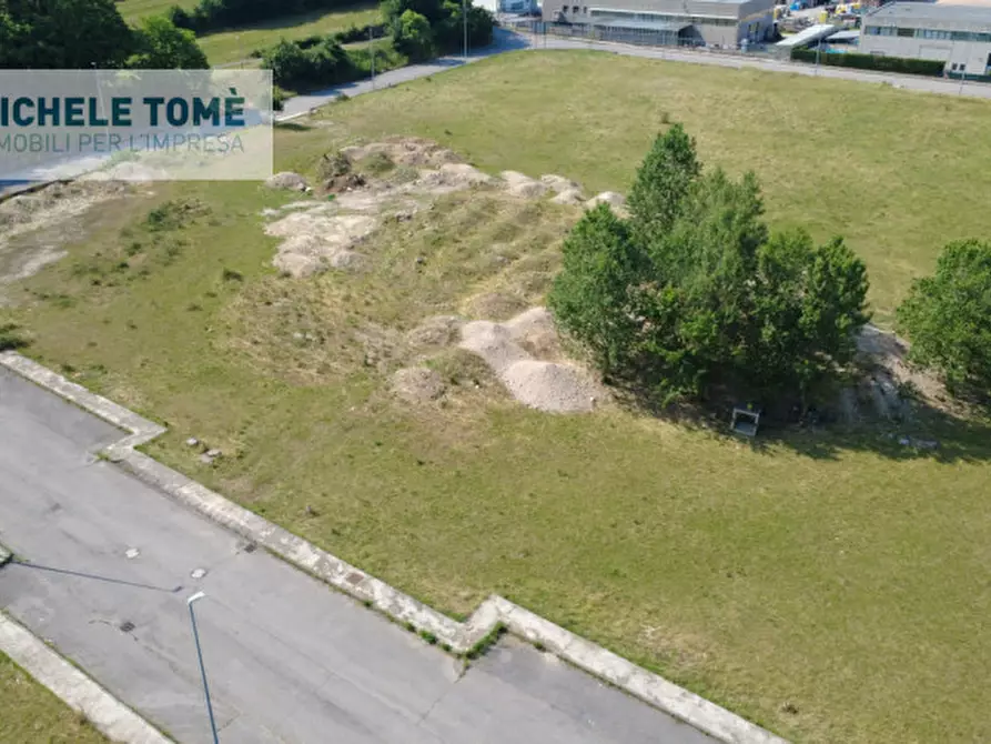 Immagine 2 di Terreno in vendita  in località bran a Caprino Veronese