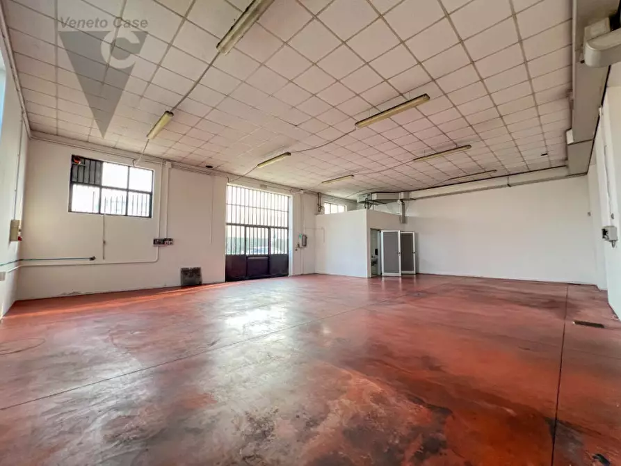 Immagine 8 di Magazzino in affitto  in Via San Rocco a Piove Di Sacco