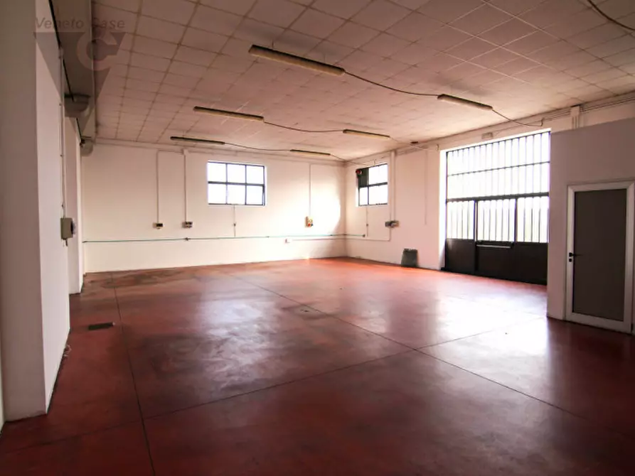 Immagine 9 di Magazzino in affitto  in Via San Rocco a Piove Di Sacco