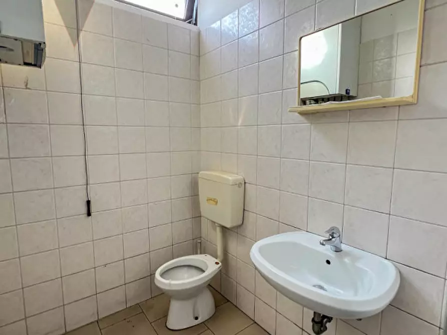 Immagine 13 di Magazzino in affitto  in Via San Rocco a Piove Di Sacco