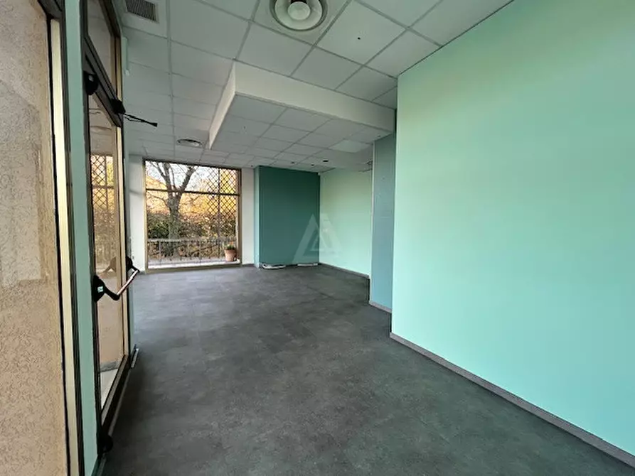 Immagine 3 di Negozio in affitto  in Via Alberon a Castello Di Godego