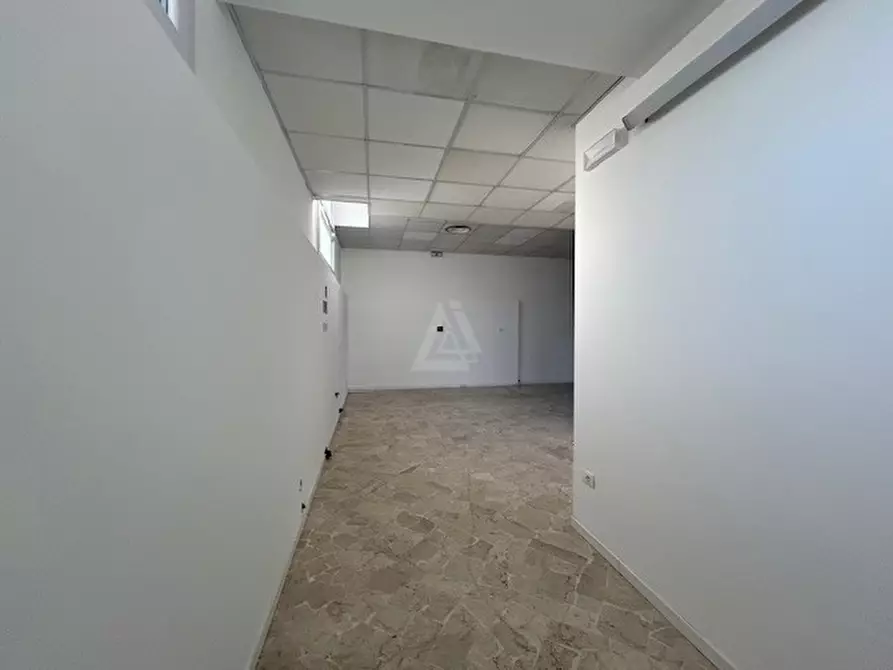 Immagine 5 di Negozio in affitto  in Via Alberon a Castello Di Godego