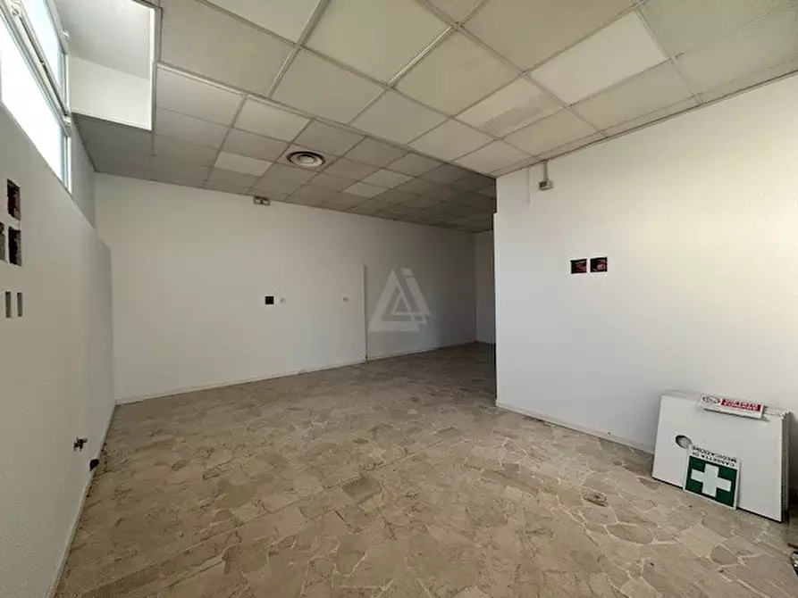 Immagine 6 di Negozio in affitto  in Via Alberon a Castello Di Godego