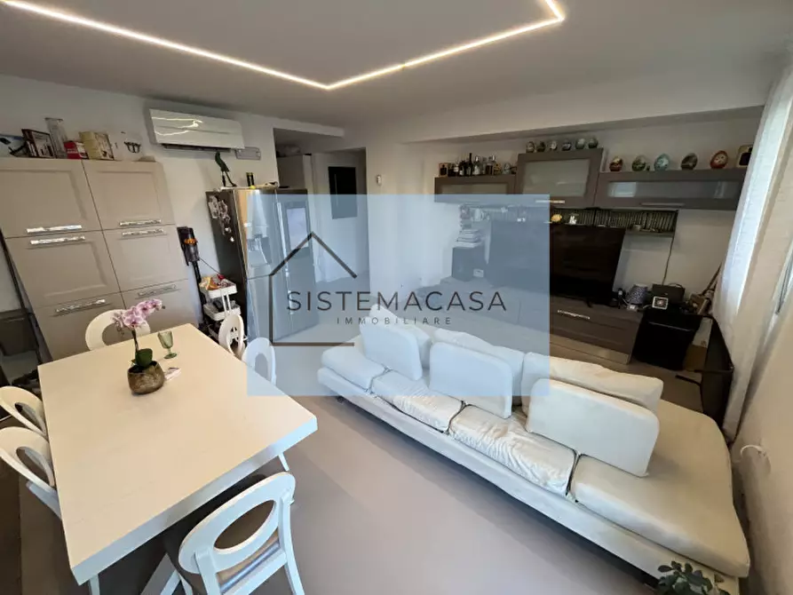 Immagine 1 di Appartamento in vendita  in Viale Italia a Cervia