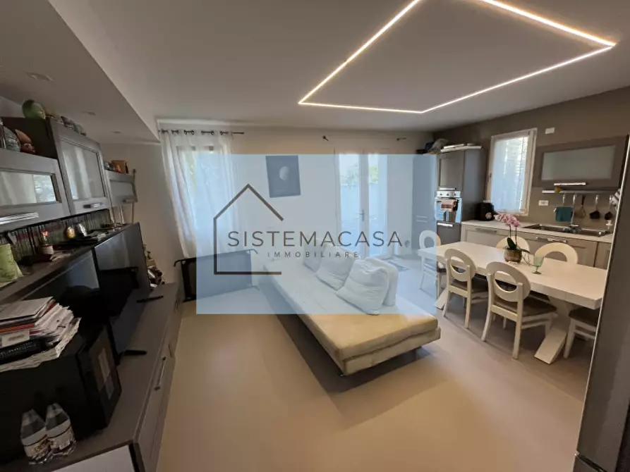 Immagine 2 di Appartamento in vendita  in Viale Italia a Cervia