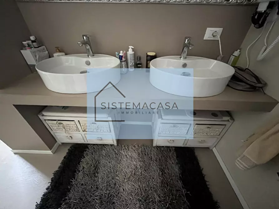 Immagine 11 di Appartamento in vendita  in Viale Italia a Cervia