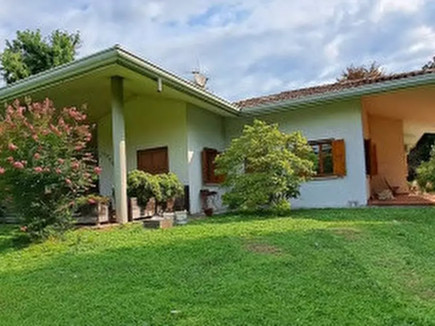 Immagine 1 di Casa indipendente in vendita  in Via Valerutti a Zoppola