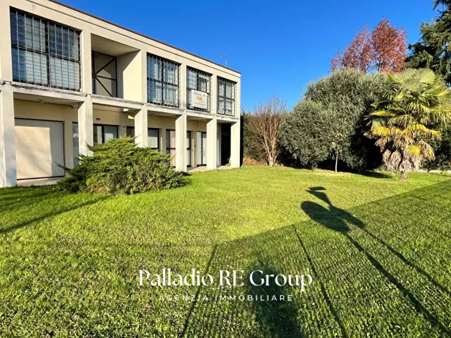 Immagine 2 di Laboratorio in vendita  in Via Saviabona a Monticello Conte Otto