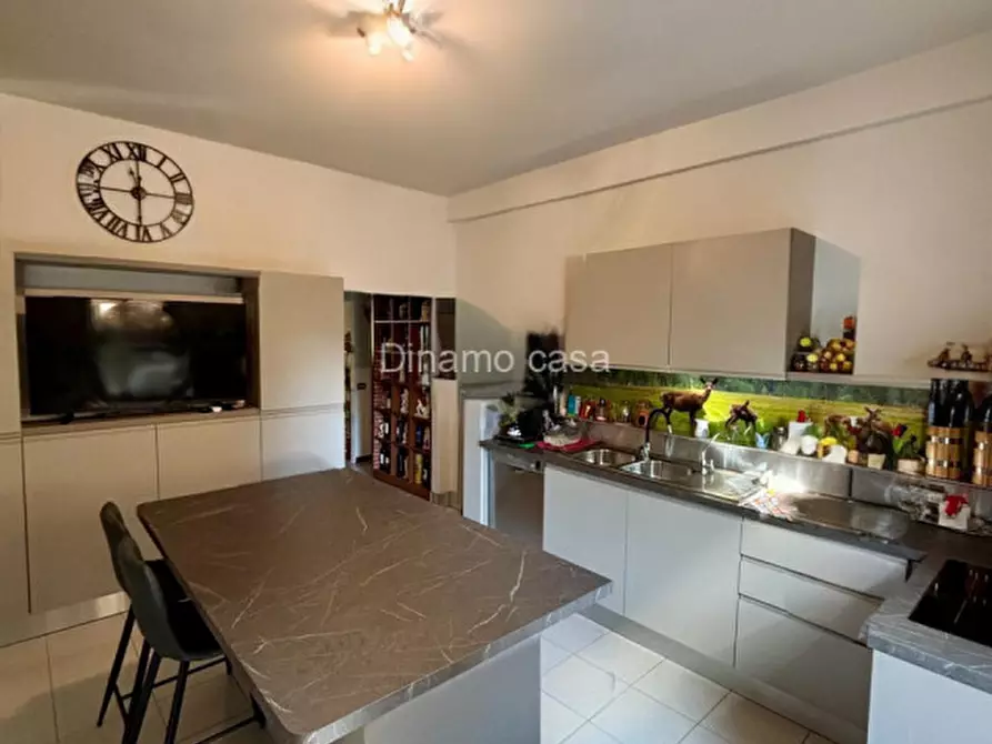 Immagine 3 di Appartamento in vendita  in via Dora Baltea a Prato