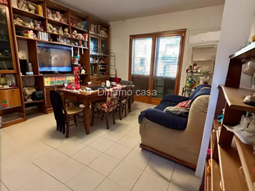 Immagine 10 di Appartamento in vendita  in via Dora Baltea a Prato