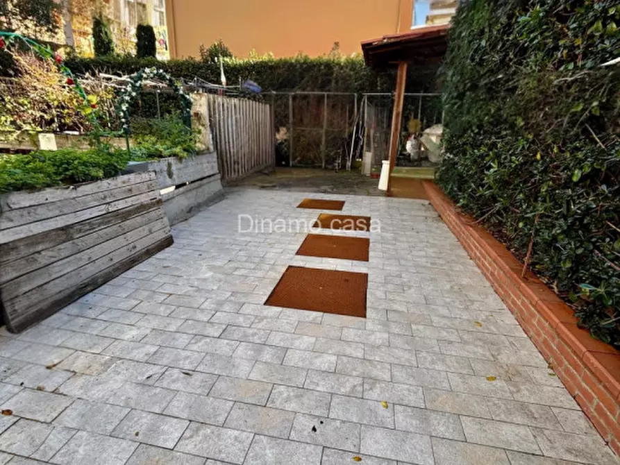 Immagine 16 di Appartamento in vendita  in via Dora Baltea a Prato