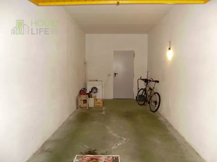 Immagine 7 di Garage in vendita  in Via Pasubio a Schio