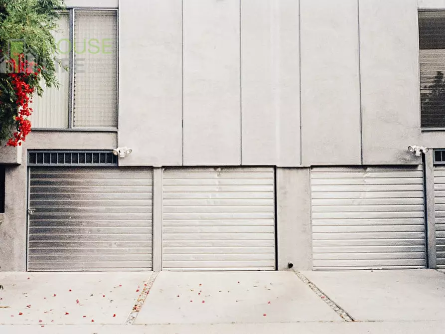 Immagine 13 di Garage in vendita  in Via Pasubio a Schio