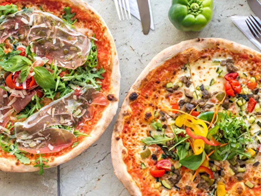 Immagine 2 di Attività commerciale in vendita  in Piazza Trento a Este