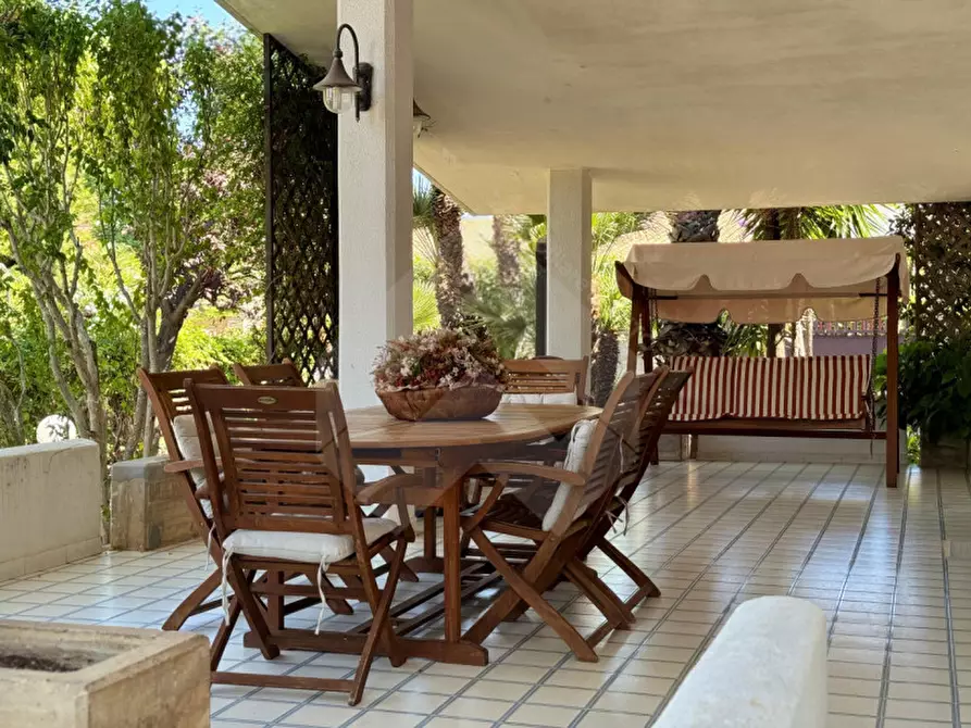 Immagine 4 di Villa in vendita  a Bisceglie