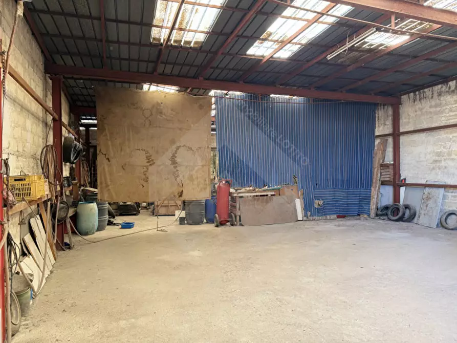 Immagine 4 di Capannone industriale in vendita  a Andria