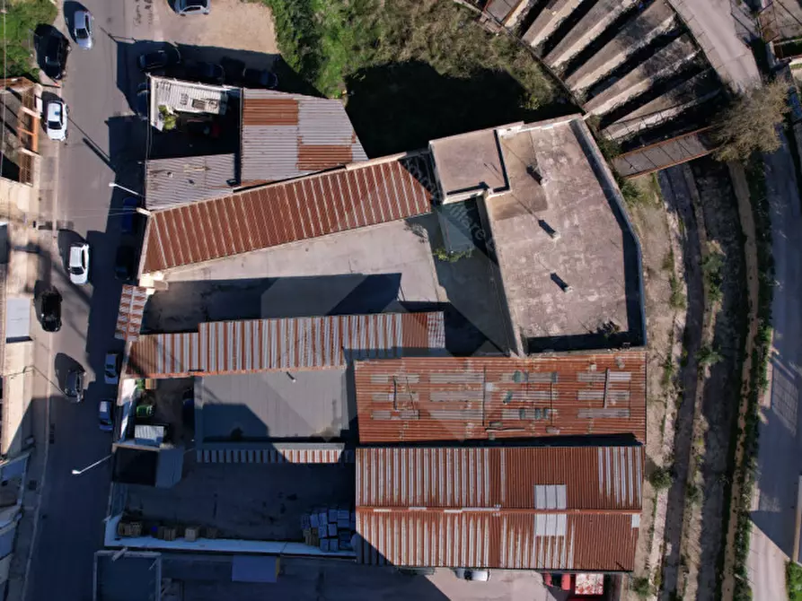 Immagine 7 di Capannone industriale in vendita  a Andria