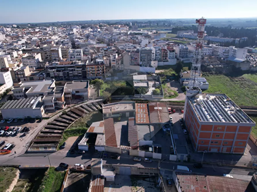 Immagine 8 di Capannone industriale in vendita  a Andria