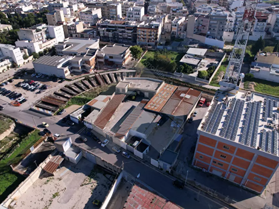 Immagine 9 di Capannone industriale in vendita  a Andria