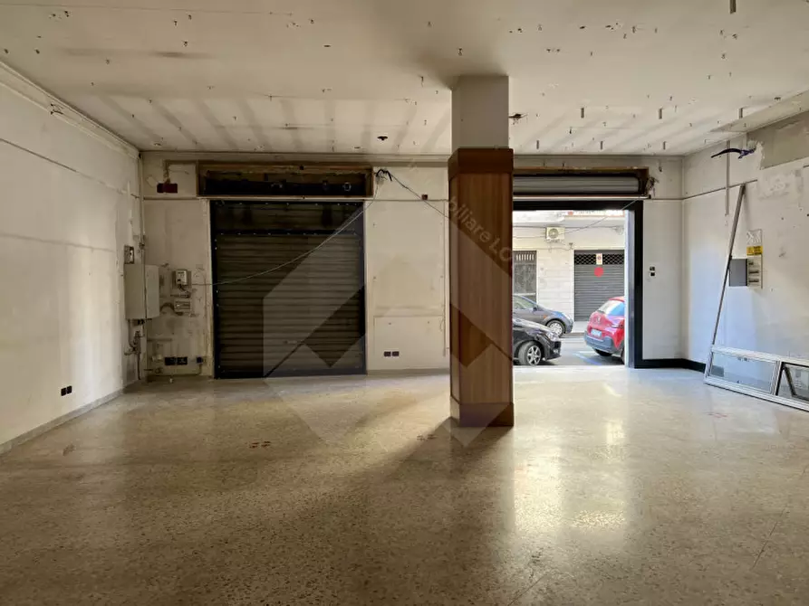 Immagine 2 di Negozio in vendita  in Via Napoli, 19 a Andria