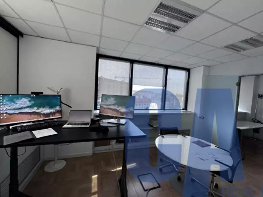 Immagine 3 di Ufficio in affitto  in VIA GIOIA MELCHIORRE a Milano