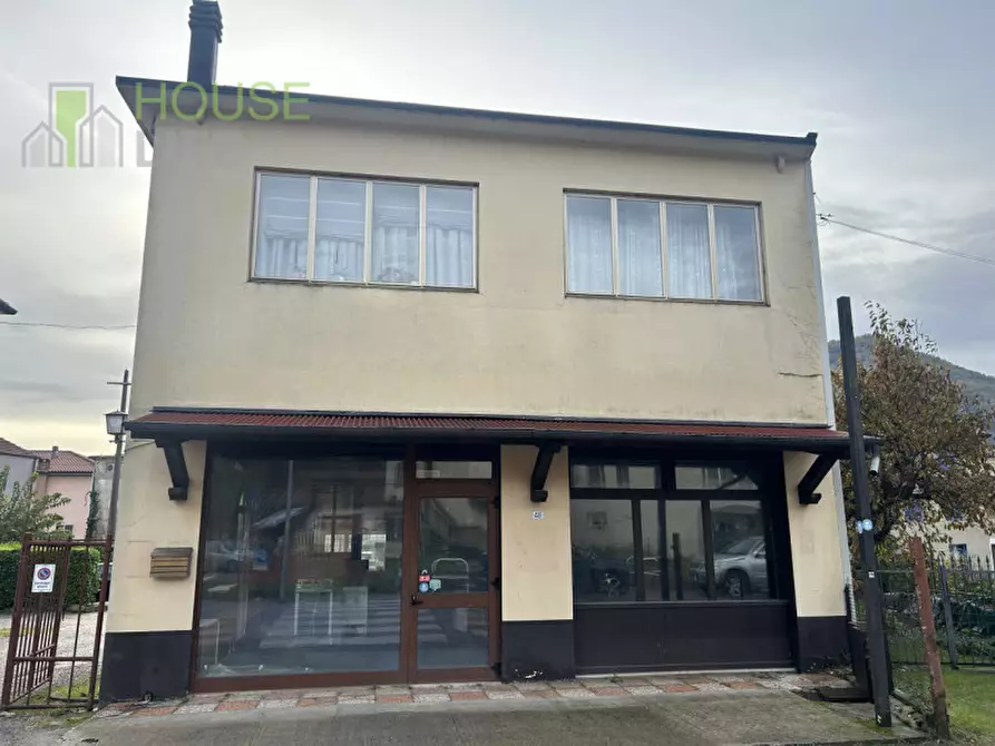 Immagine 2 di Casa indipendente in vendita  in Via Galileo Galilei a Torrebelvicino