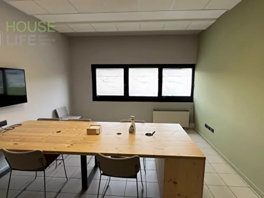 Immagine 8 di Ufficio in vendita  a Thiene