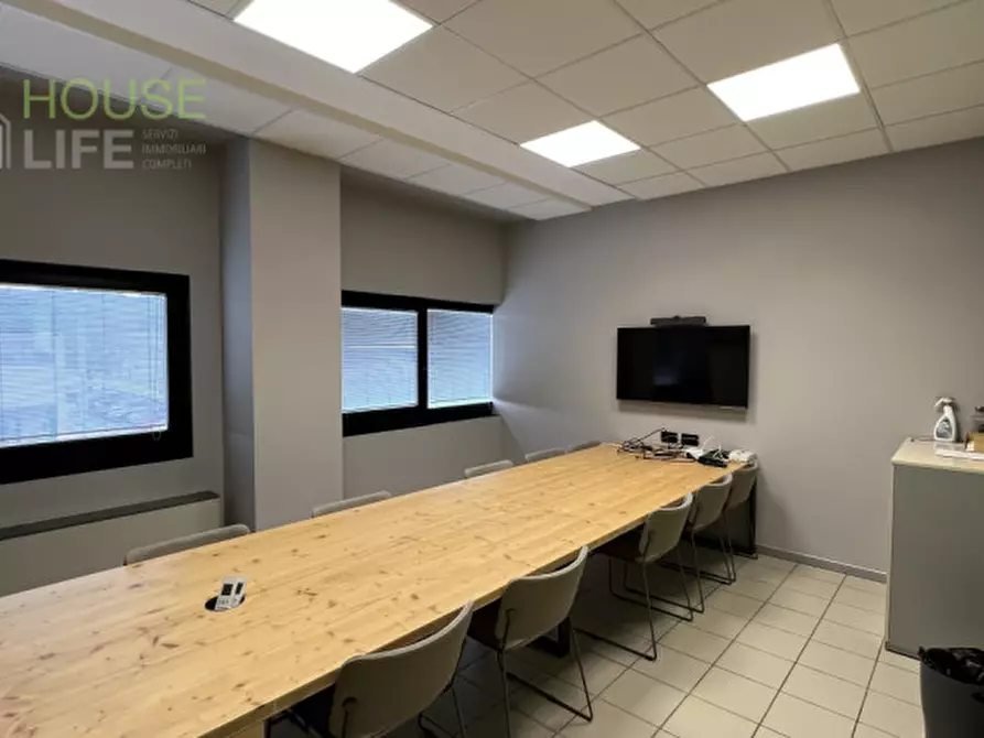 Immagine 11 di Ufficio in vendita  a Thiene