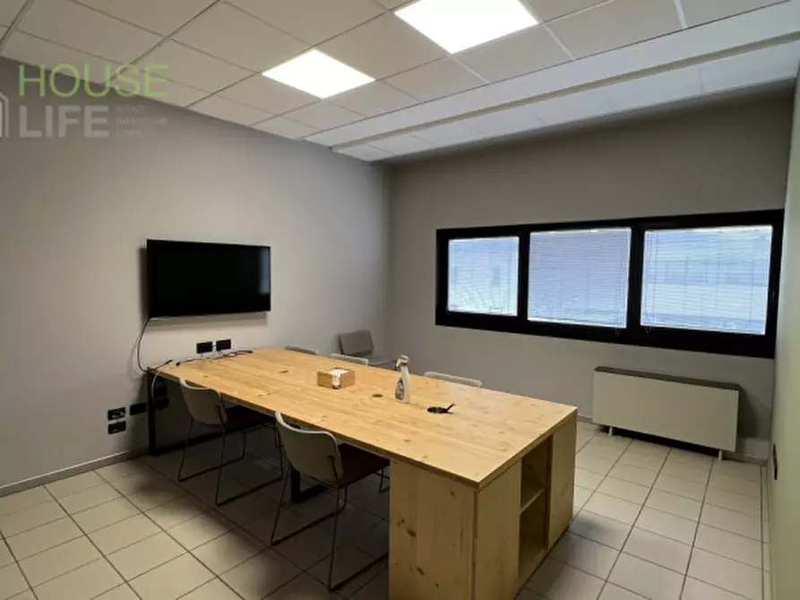 Immagine 12 di Ufficio in vendita  a Thiene