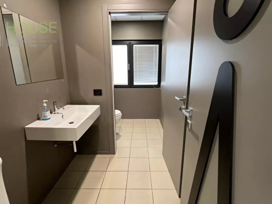 Immagine 30 di Ufficio in vendita  a Thiene