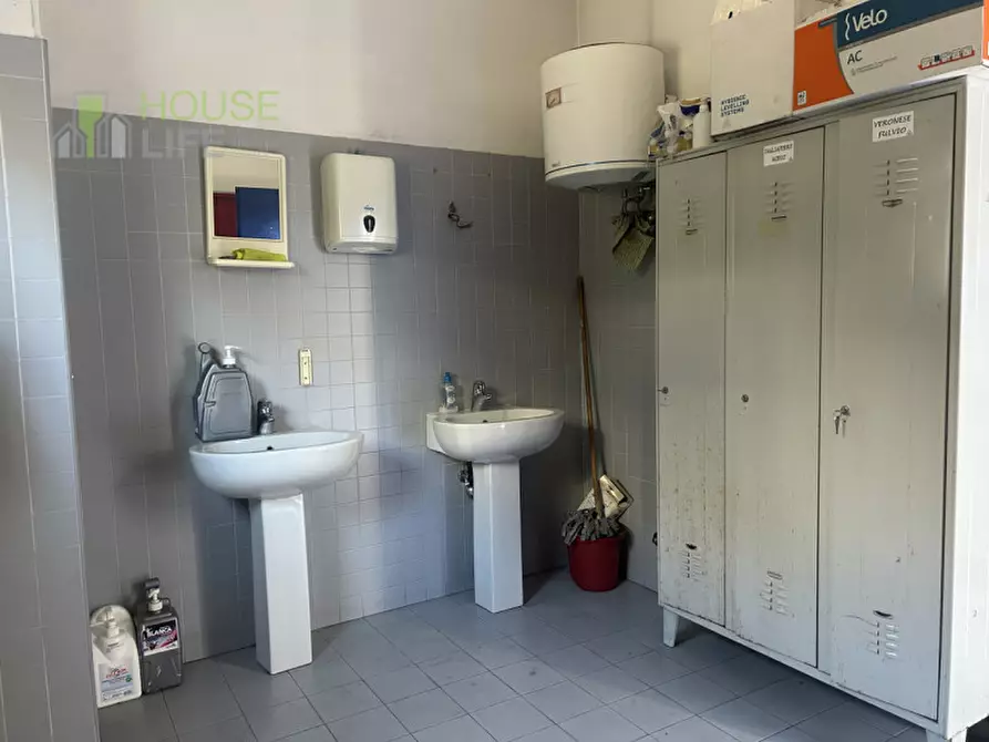 Immagine 18 di Capannone industriale in vendita  in Via Lago Di Alleghe a Schio