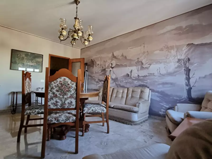 Immagine 3 di Appartamento in vendita  in via petrarca a Carpi