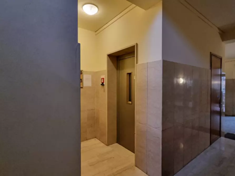 Immagine 25 di Appartamento in vendita  in via petrarca a Carpi