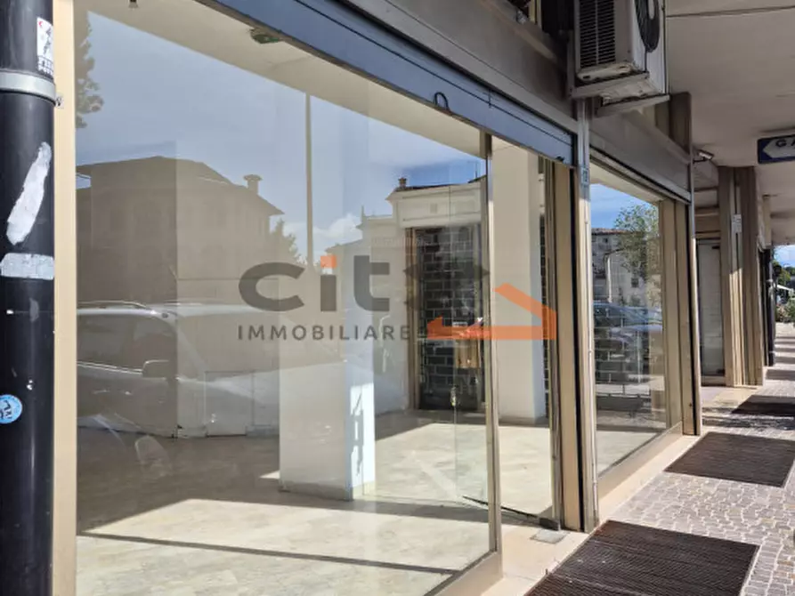 Immagine 3 di Negozio in affitto  in S. Giuseppe di Cassola Viale Venezia 6 a Cassola