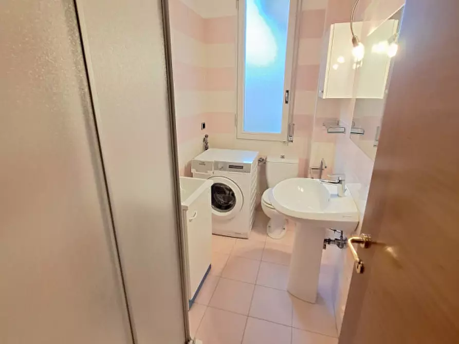 Immagine 16 di Appartamento in affitto  in VIA DEI BONONCINI a Modena