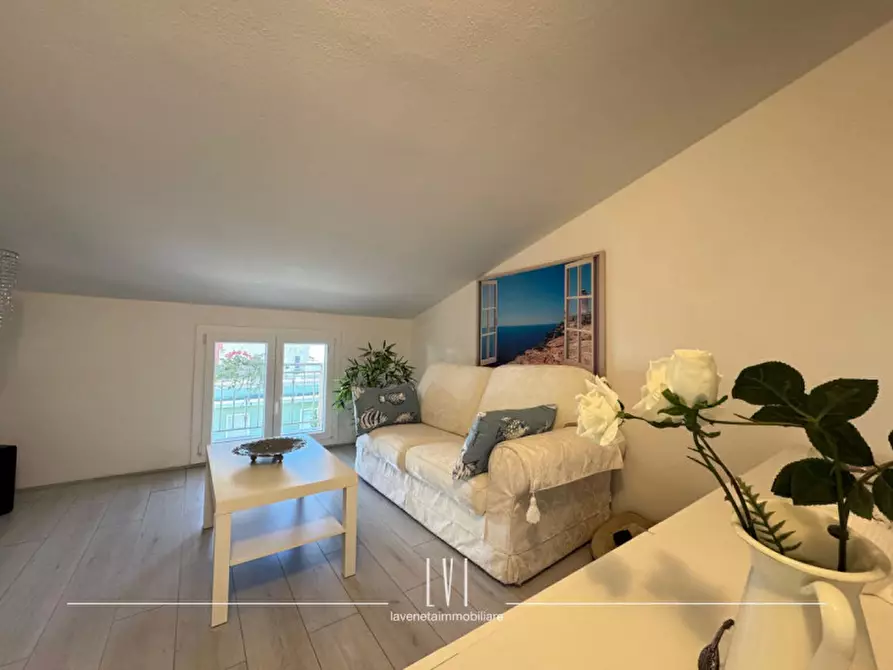 Immagine 3 di Appartamento in vendita  in via antonio canova 1 a Caorle