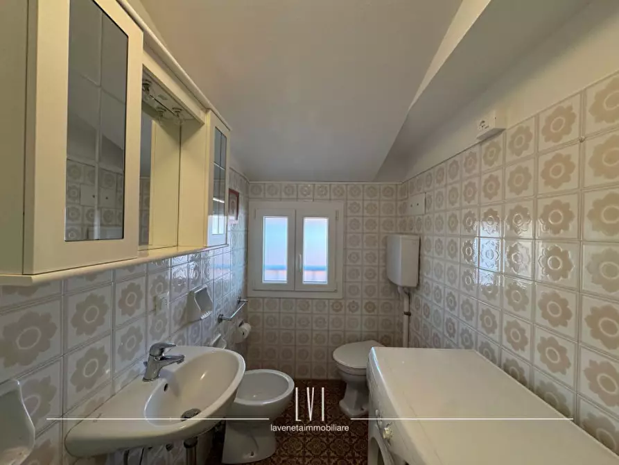 Immagine 5 di Appartamento in vendita  in via antonio canova 1 a Caorle