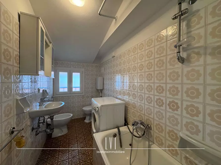 Immagine 11 di Appartamento in vendita  in via antonio canova 1 a Caorle