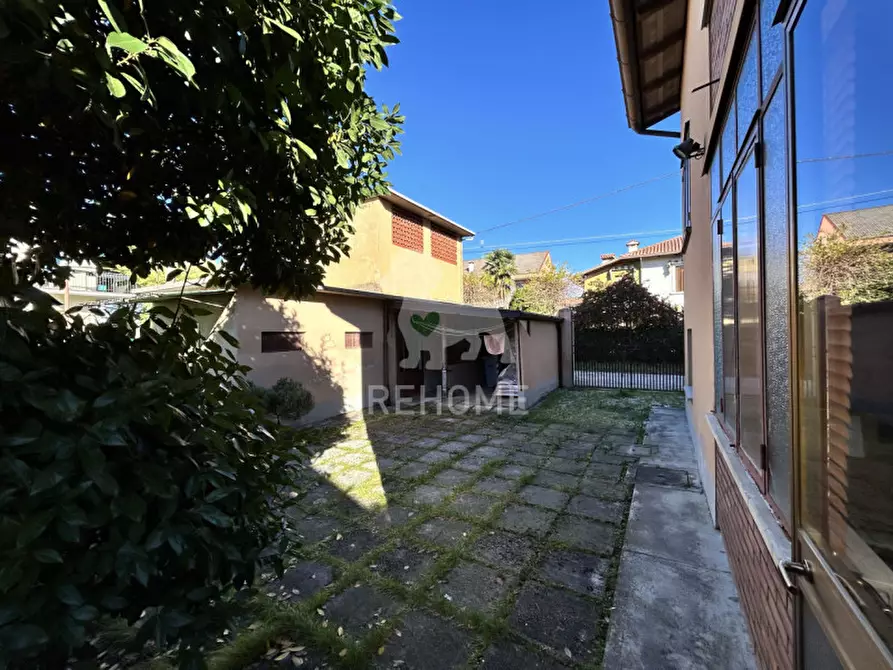 Immagine 5 di Casa indipendente in vendita  in Via Pola, 72 a Udine