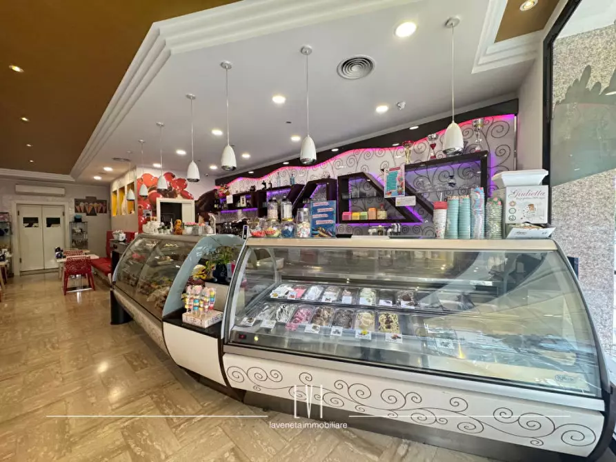 Immagine 1 di Attività commerciale in vendita  in viale roma 34 a Torre Di Mosto