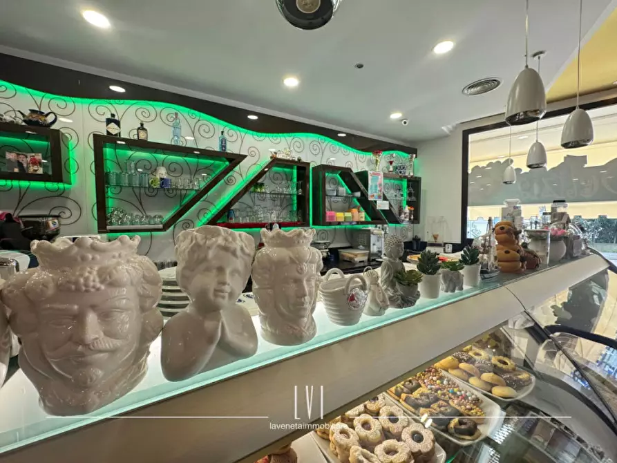 Immagine 2 di Attività commerciale in vendita  in viale roma 34 a Torre Di Mosto