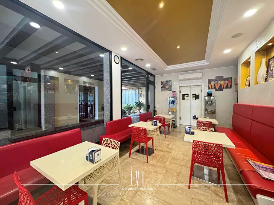 Immagine 4 di Attività commerciale in vendita  in viale roma 34 a Torre Di Mosto