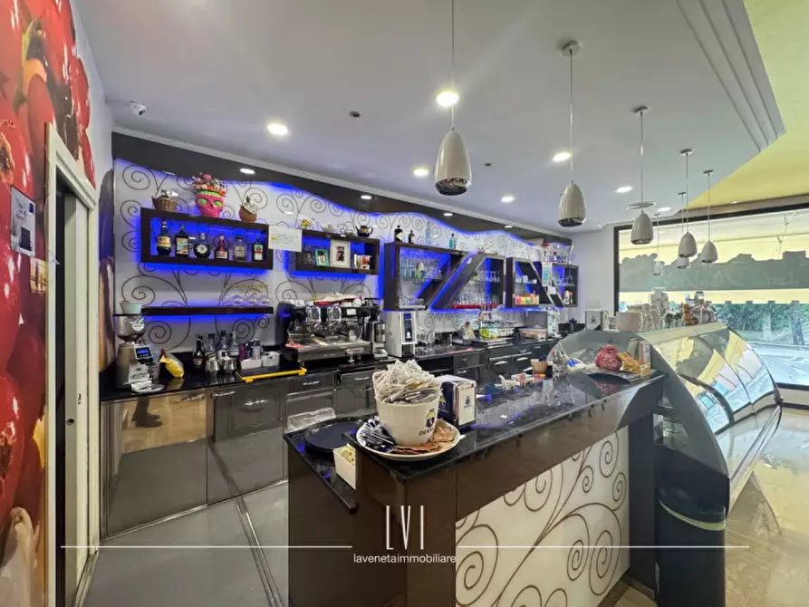 Immagine 5 di Attività commerciale in vendita  in viale roma 34 a Torre Di Mosto