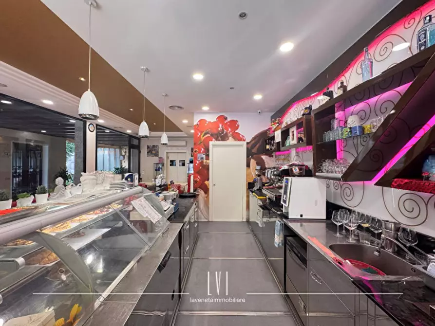 Immagine 7 di Attività commerciale in vendita  in viale roma 34 a Torre Di Mosto