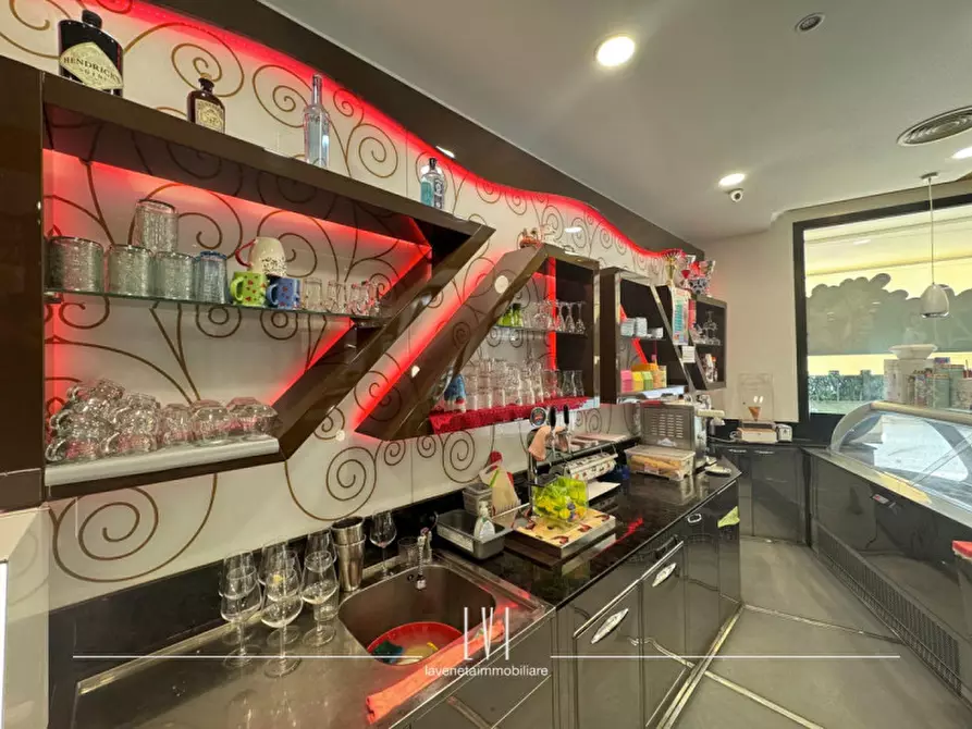 Immagine 8 di Attività commerciale in vendita  in viale roma 34 a Torre Di Mosto